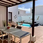 Splendid Casa Papagayo, Heated Pool, Roofterrace With Views And Wifi Playa Blanca (Lanzarote)
