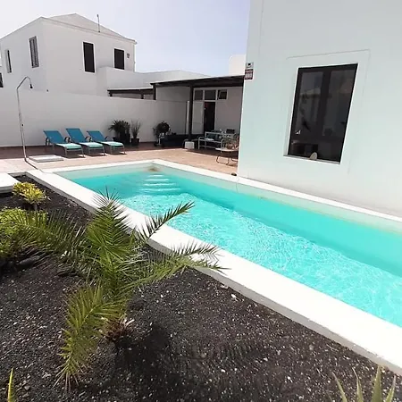 Splendid Casa Papagayo, Heated Pool, Roofterrace With Views And Wifi Vila