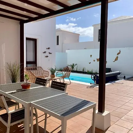 Splendid Casa Papagayo, Heated Pool, Roofterrace With Views And Wifi Playa Blanca (Lanzarote)