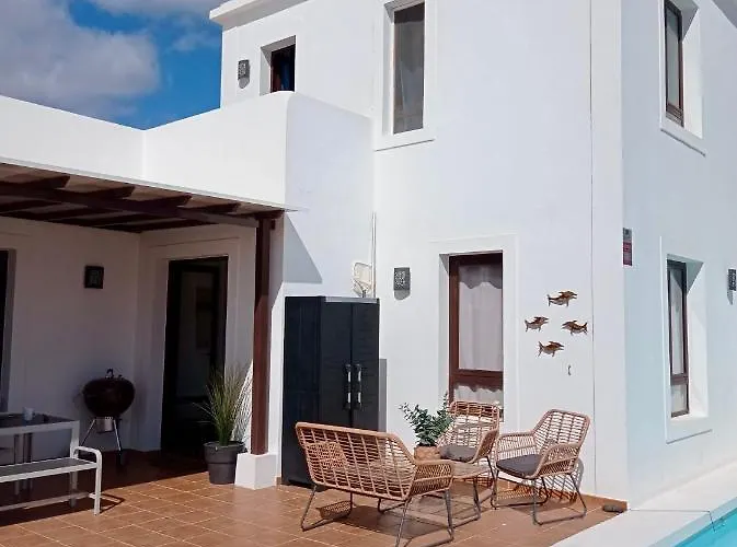 Splendid Casa Papagayo, Heated Pool, Roofterrace With Views And Wifi Villa