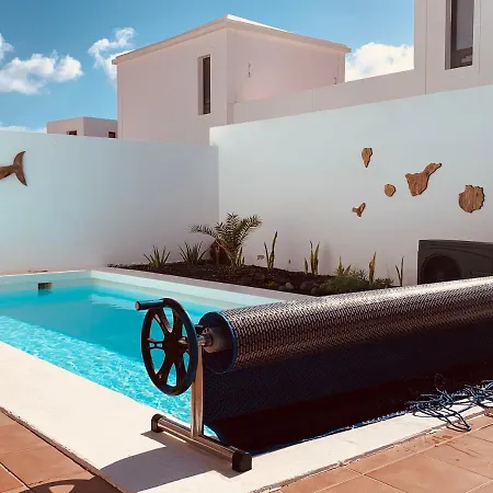 Splendid Casa Papagayo, Heated Pool, Roofterrace With Views And Wifi Villa Playa Blanca